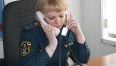 За сутки на пульт «01» в среднем поступает до 500 звонков. Один диспетчер может обрабатывать несколько звонков одновременно. Фото Людмилы ХАРЛАМЕНКО