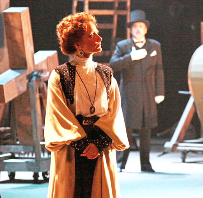 Обладательница премии «Золотая маска» в номинации «Лучшая женская роль» Светлана Замараева (Екатеринбург) предстанет  21 мая в своей коронной роли на фестивале  «Ново-Сибирский транзит»  в спектакле «Без вины виноватые» по Островскому