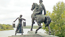 Памятник литературным героям, которые олицетворяли любовь. Фото с сайта www.kkcby.narod.ru