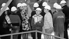 Получать живые впечатления подросткам куда интереснее, чем слушать лекции в кабинетах. Фото Павла КОМАРОВА