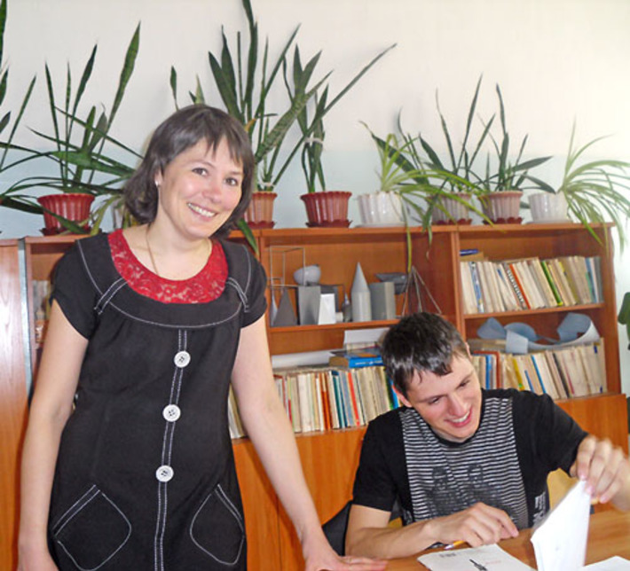 Урок ведет Ольга Касаткина, лауреат премии губернатора Новосибирской области. Фото Юлии НАЗАРЕНКО