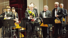 Наряду с вечерами романса, программами инструментальных миниатюр оркестр обращается к сочинениям крупной формы: кантате, симфонии, концерту, опере. Фото из архива Новосибирской филармонии