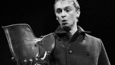 «Жизнь артиста»: психологические загадки, комические положения, отсылки к Достоевскому.Фото предоставлено пресс-службой театра