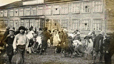 Коченёвская школа в годы войны. Фото с сайта Deti-v-vojnu.ru