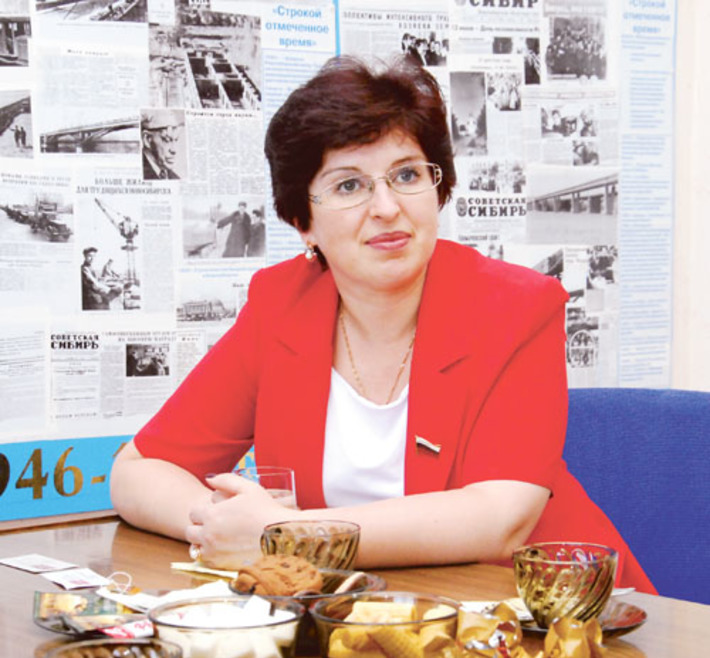 Ирина Мануйлова, считает, что общение с детьми не даёт стареть. Фото Михаила ПЕРМИНА