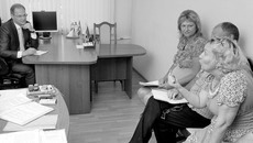 Значительная часть обращений граждан связана с жилищными вопросами. Фото Павла КОМАРОВА