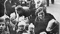 Многие из лениградских ребят попали  в купинские семьи. Фото с  edu54.ru