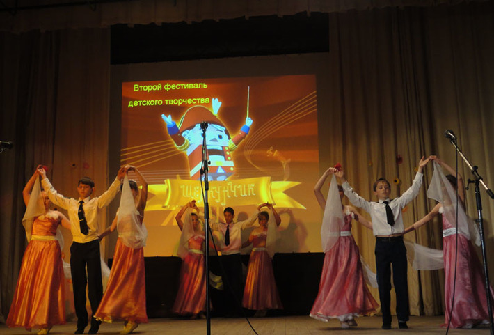 Гости фестиваля — учащиеся кадетского класса Краснозёрской средней школы № 2. Фото Лидии МИРОШНИК