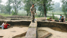 Три недели в раскопках участвовали представители детского археологического клуба. Фото Дарьи ДОРОТОВОЙ