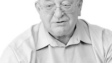 «О доступности и легкости получения госуслуг через Интернет я говорю с уверенностью, потому что сам постоянно пользуюсь этими возможностями». Фото Михаила ПЕРМИНА