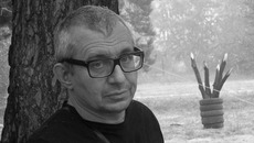 Координатор проекта Сергей Самойленко за неделю всласть наработался пилой и топором. Фото Татьяны ШИПИЛОВОЙ