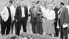 Мэр подчеркнул, что новинки, которые были продемонстрированы на фестивале, воплотятся в будущих  проектах городского ландшафтного дизайна. Фото предоставлено пресс-службой мэрии