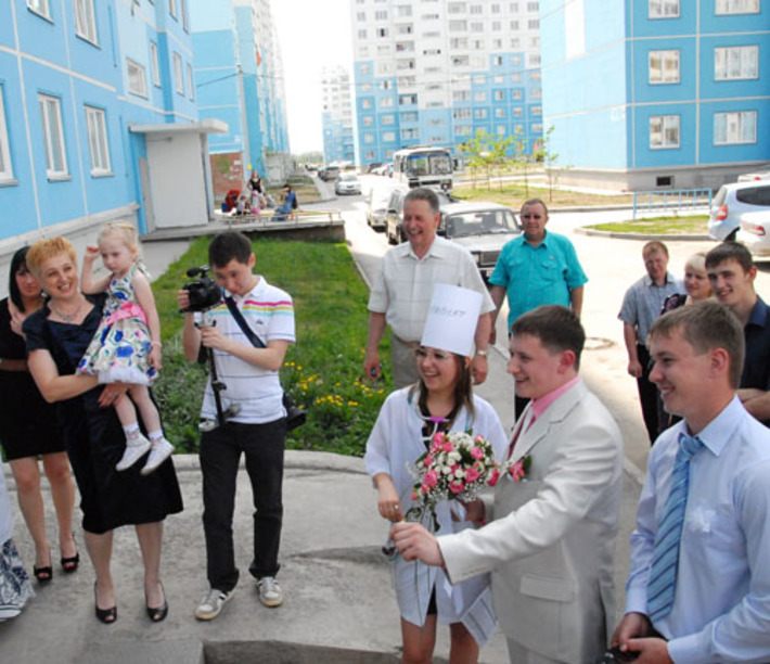 Принципы комплексной застройки применяются  при возведении жилого комплекса «Чистая слобода». Поэтому здесь охотно селится молодежь. Фото Михаила ПЕРМИНА