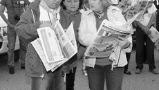 Журналисты перед стартом. Фото Аркадия УВАРОВА