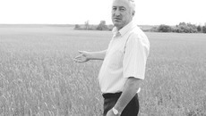Директор ЗАО «Мирный» Коченёвского района Геннадий Дударь: «Лучше жить по средствам, чем нахватать кредитов». Фото Виталия ЗЛОДЕЕВА