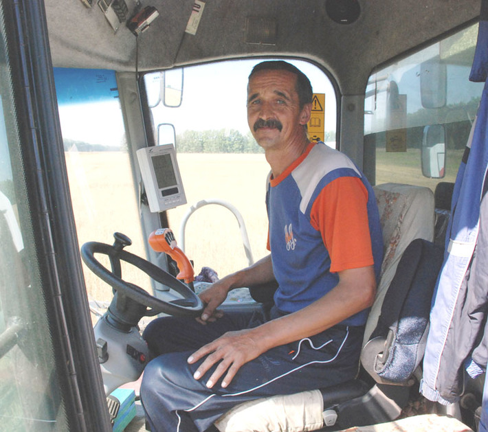 Сергею Черепанову в этом году приходится работать с ювелирной точностью. Фото Ольги ЛЕВИНОЙ