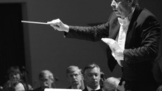 За дирижерским пультом маэстро Гинтарас Ринкявичус. Фото Андрея БАУЛИНА