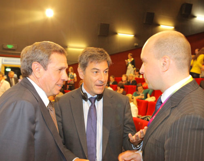 Участники форума подчеркнули, что локомотивом развития должно стать образование. Фото пресс-центра мэрии