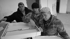 Новые светильники скоро займут свои места. Фото Михаила ПЕРМИНА