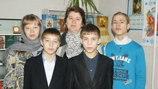 Светлана Государкина со своими младшими детьми. Фото Екатерины ЛЕГЕНЗЫ