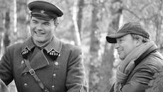 Евгений Дятлов и режиссер Сергей Урсуляк на съемках сериала «Жизнь и судьба». Фото с сайта live-report.livejournal.com