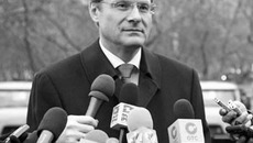 Губернатор Василий Юрченко всегда открыт для СМИ. Фото Михаила ПЕРМИНА