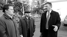 Сергей Титков (справа): «Дорога — это жизнь». Фото Светланы СЫСОЕВОЙ