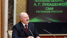 Президент Беларуси Александр Лукашенко не только отвечал на вопросы, но и сам о многом спрашивал журналистов. Фото Бел ТА