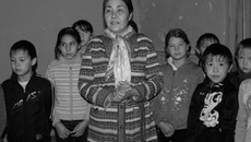 Преподаватели и школьники поблагодарили депутатов за заботу. Фото Светланы СЫСОЕВОЙ