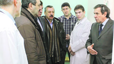 Владимир ГОРОДЕЦКИЙ, мэр Новосибирска: — Мы реализуем проект по строительству общеврачебных практик пятый год, и сама жизнь показала, насколько они оказались востребованы. Фото пресс-службы мэрии
