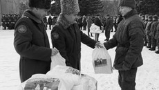 Торжественным маршем у святого места. Фото Аркадия УВАРОВА