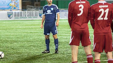 За секунды до взятия ворот. Фото с сайта www. fc-sibir.ru