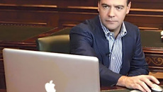 Моду на твиттеризацию российских чиновников завел Дмитрий Медведев. Фото с сайта www.ovesti.ru