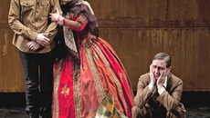 Сцена из спектакля «Таланты  и поклонники». Фото Дениса ЖУЛИНА