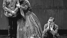 Сцена из спектакля «Таланты  и поклонники». Фото Дениса ЖУЛИНА