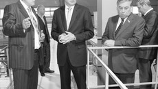 Губернатор Василий Юрченко отметил, что правительство региона с самого начала поддерживало этот проект. Фото Михаила ПЕРМИНА