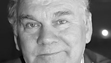 Ветеран труда, почетный ветеран ЗСЖД Сергей Дмитриевич Бутаков имеет  в своем активе немало наград, в том числе почетный знак «За 30 лет безупречной работы на железнодорожном транспорте» . Фото Елены КОСТИНОЙ