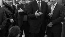 Василий Юрченко напомнил, что к 2015 году в каждом райцентре будет создан филиал МФЦ. Фото Аркадия УВАРОВА