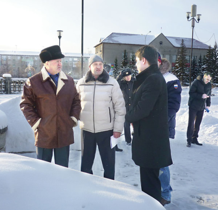 Принимающая сторона обсуждает детали приема олимпийской делегации. Фото Анатолия СМИРНОВА