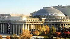 Новосибирский государственный академический театр оперы и балета. Фото Михаила ПЕРМИНА