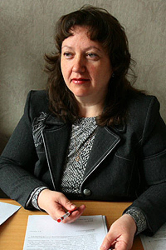 начальник юридического отдела министерства строительства и ЖКХ Новосибирской области Лариса Гильмутдинова. Фото с сайта www.nn-baza.ru