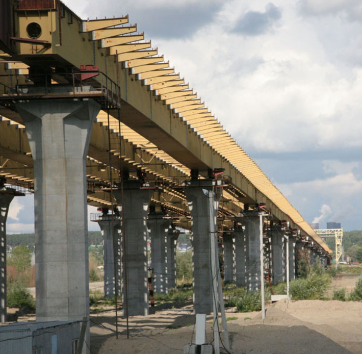 До конца 2012 года на строительство третьего моста ожидается транш — 1 млрд 750 млн рублей. Фото Михаила ПЕРМИНА