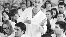 Одним из важнейших факторов для молодых специалистов является возможность обучения и профессиональный рост. Фото Михаила ПЕРМИНА