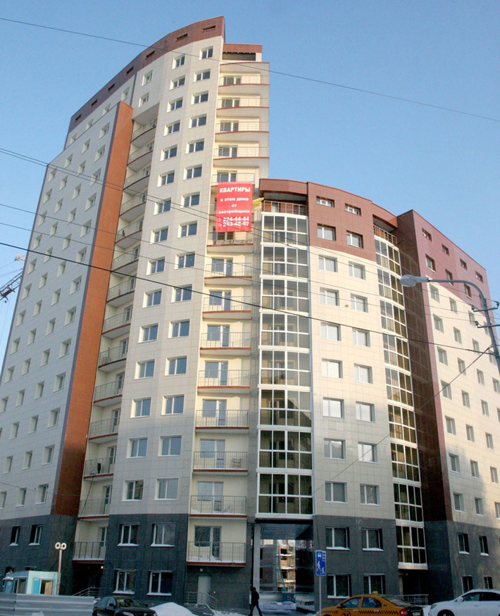 В уходящем году дом на Некрасова отмечает новоселье. Фото Михаила ПЕРМИНА