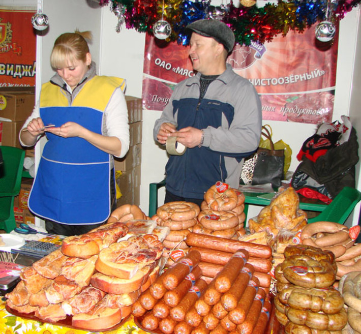 Свою продукцию на ярмарку привезли 76 участников из семи районов области. Фото Марины ЛУПЕЙКЕНЕ