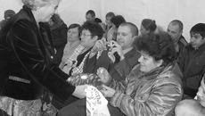 Хлеб-соль в новом клубе от начальнирка управления культуры Галины Пономарёвой жителям села Новоалексеевка