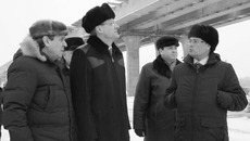 2013-й — ключевой год для строительства моста. Фото Михаила ПЕРМИНА