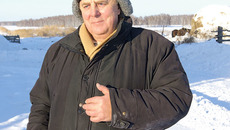 Виктор Шефер за околицей села Троицка. Фото Николая ЦАРЕВА