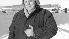 Виктор Шефер за околицей села Троицка. Фото Николая ЦАРЕВА