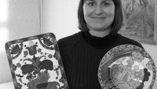 От лубочной росписи Евгении Сакович глаз не оторвать. Фото Николая ЦАРЕВА